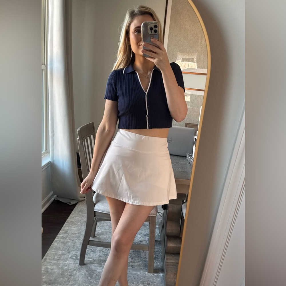 Navy & White Ribbed Old Money Preppy Style Button-Up Crop Top - Picture 9 of 13